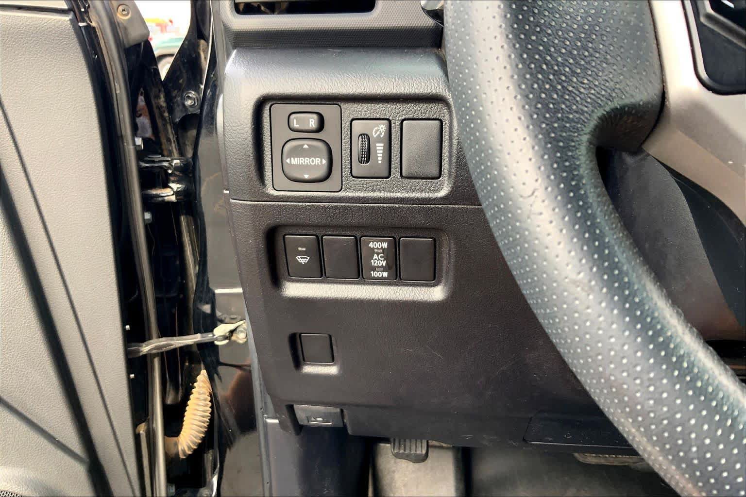 Used 2018 Toyota 4Runner SR5 Premium RWD image 36