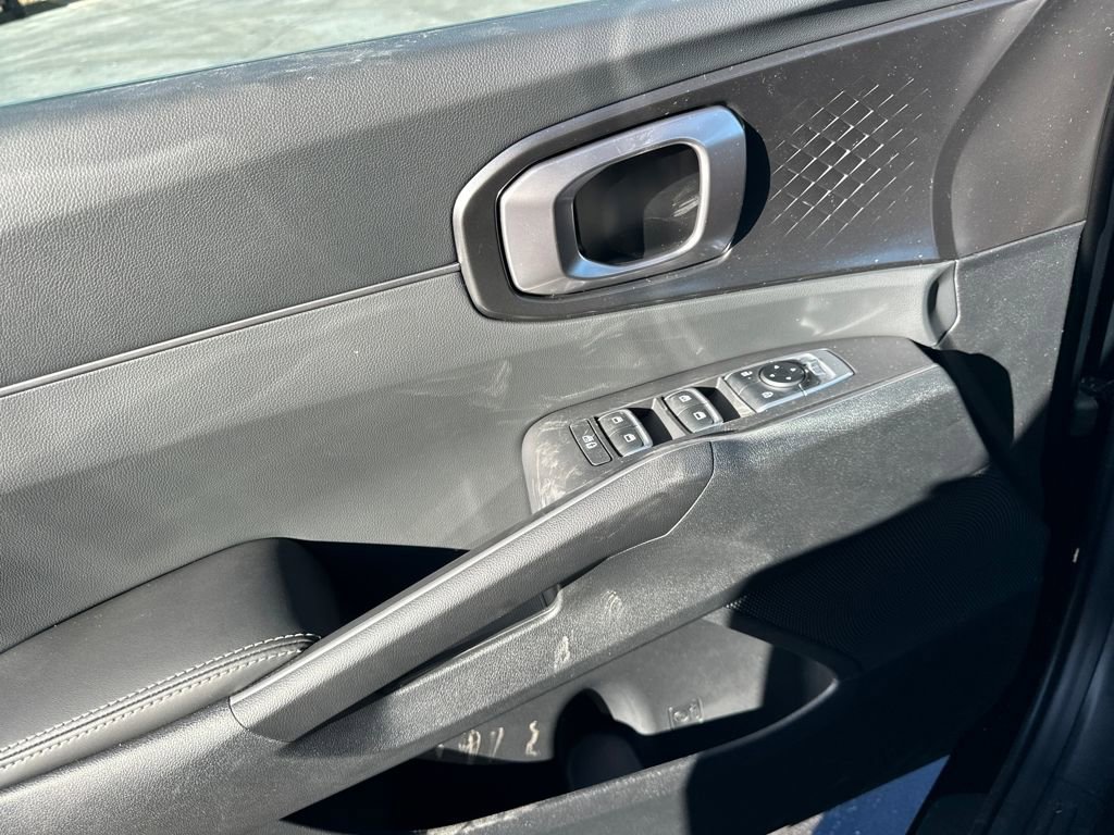New 2026 Kia Sorento LX FWD image 10