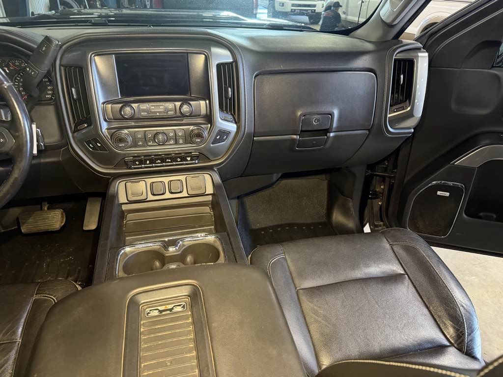 Used 2019 Chevrolet Silverado 2500 LTZ w/ Midnight Edition AWD/4WD image 6