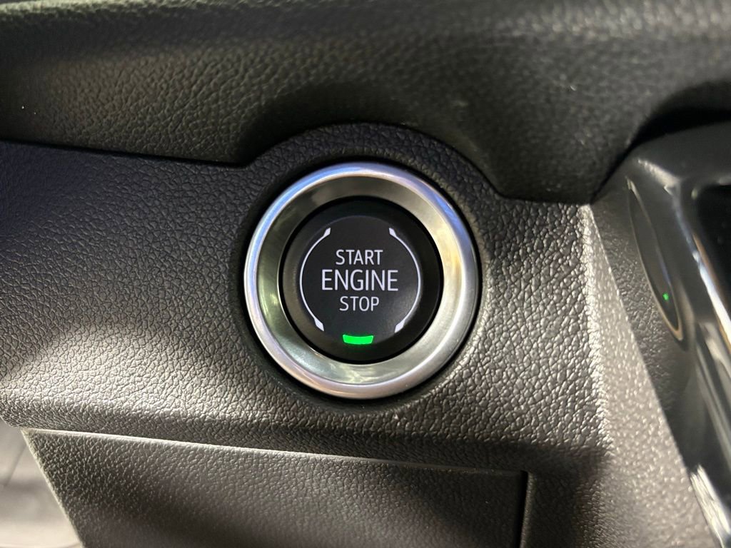 Used 2025 Chevrolet Traverse LT image 28