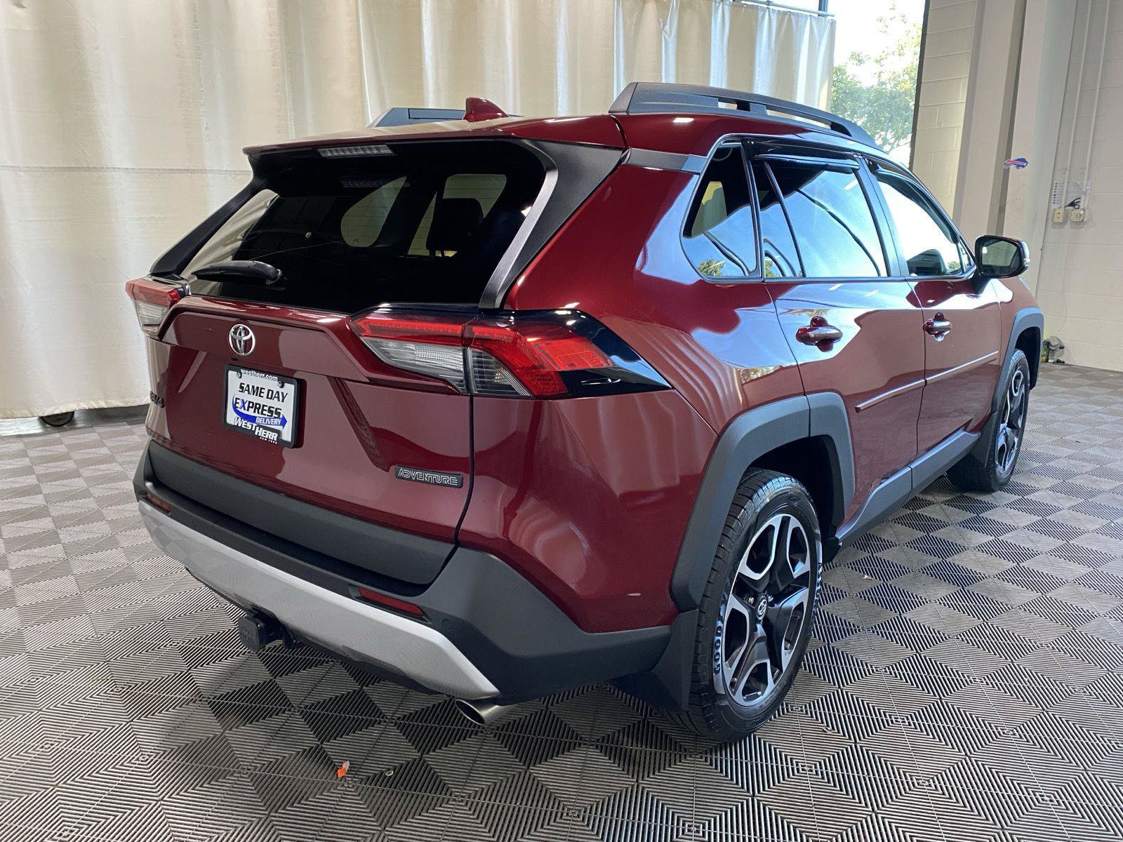 Used 2019 Toyota RAV4 Adventure AWD/4WD image 7