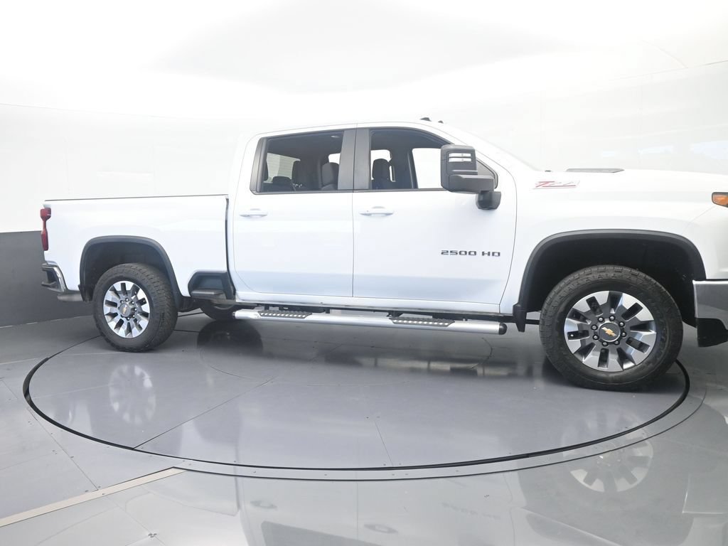 Used 2022 Chevrolet Silverado 2500 LT w/ Convenience Package AWD/4WD image 8