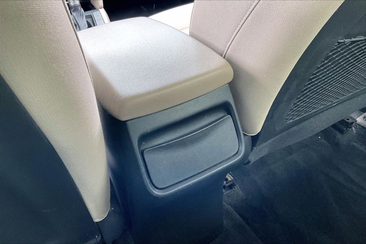 Used 2018 Hyundai Elantra Value Edition FWD image 32