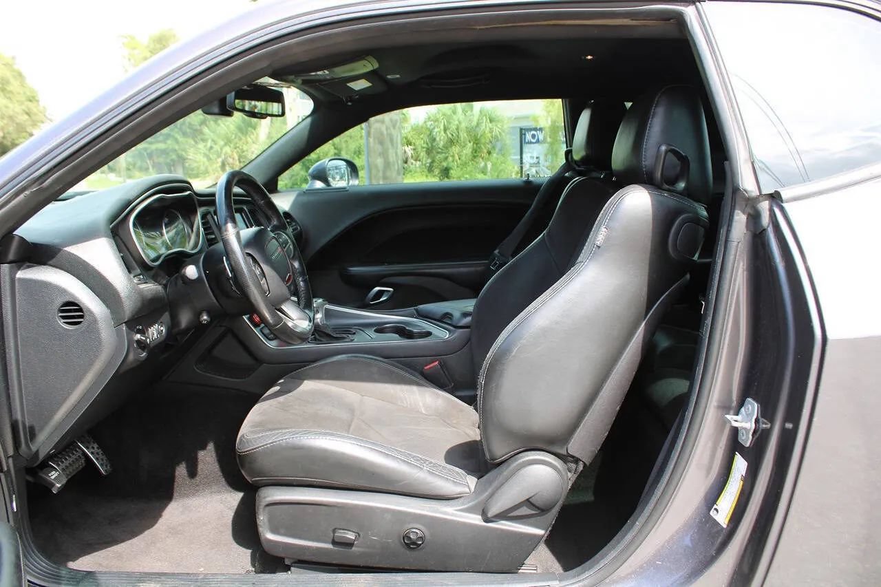 Used 2018 Dodge Challenger R/T Plus RWD image 8