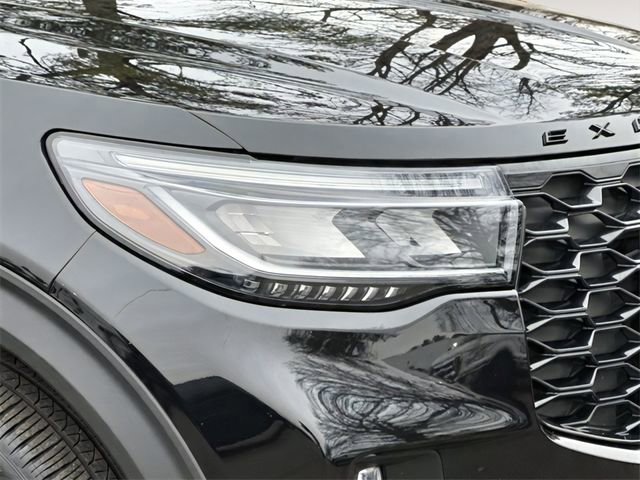 Used 2025 Ford Explorer ST-Line w/ ST-Line Street Pack image 5