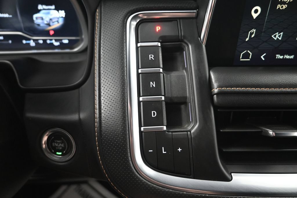 Used 2023 GMC Yukon XL AT4 w/ Technology Package AWD/4WD image 23