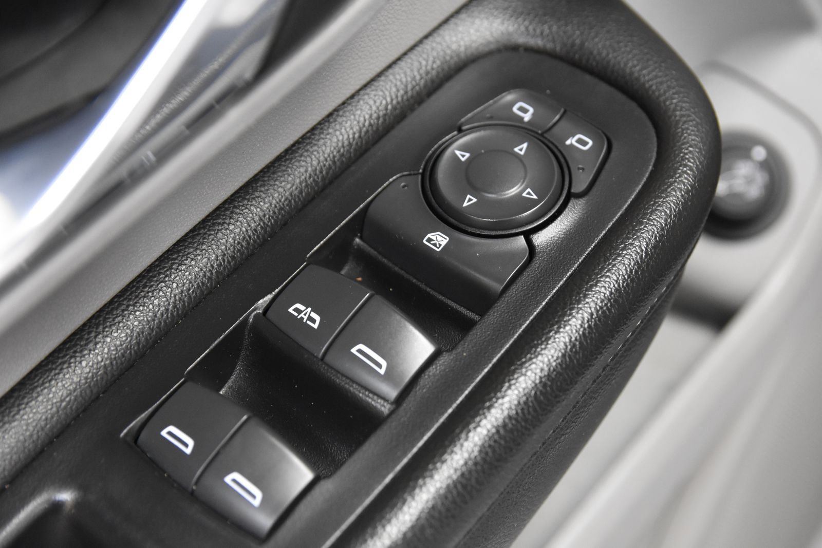 Used 2023 GMC Terrain SLT FWD image 16
