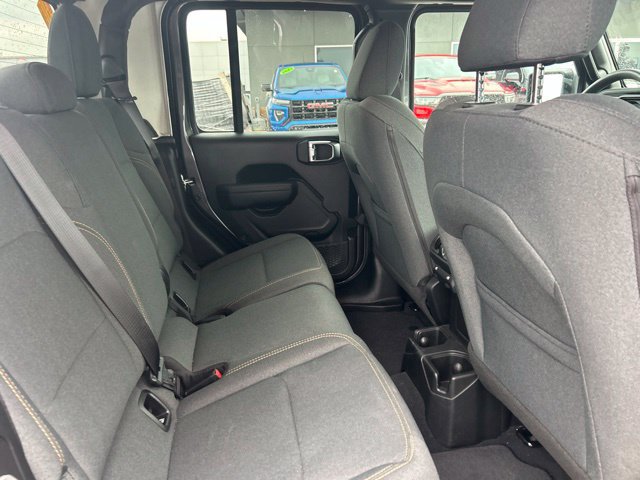 Used 2025 Jeep Gladiator Sport AWD/4WD image 8