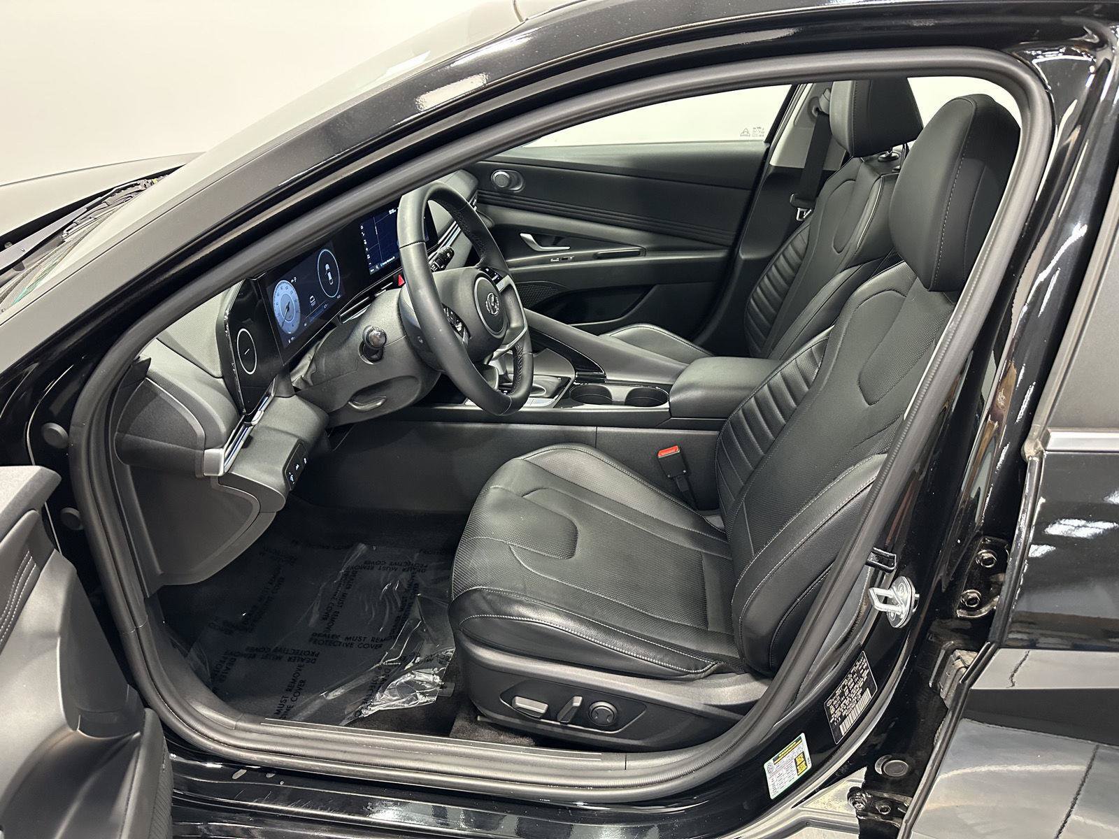 Certified 2023 Hyundai Elantra Limited FWD image 14