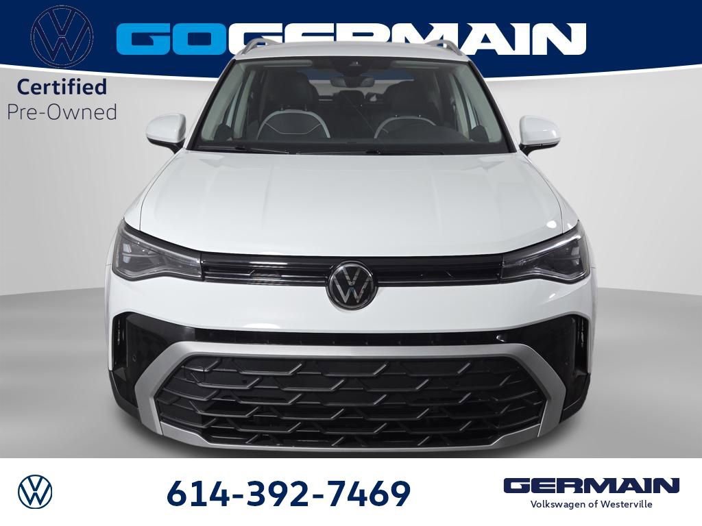 Used 2025 Volkswagen Taos SE AWD/4WD image 3