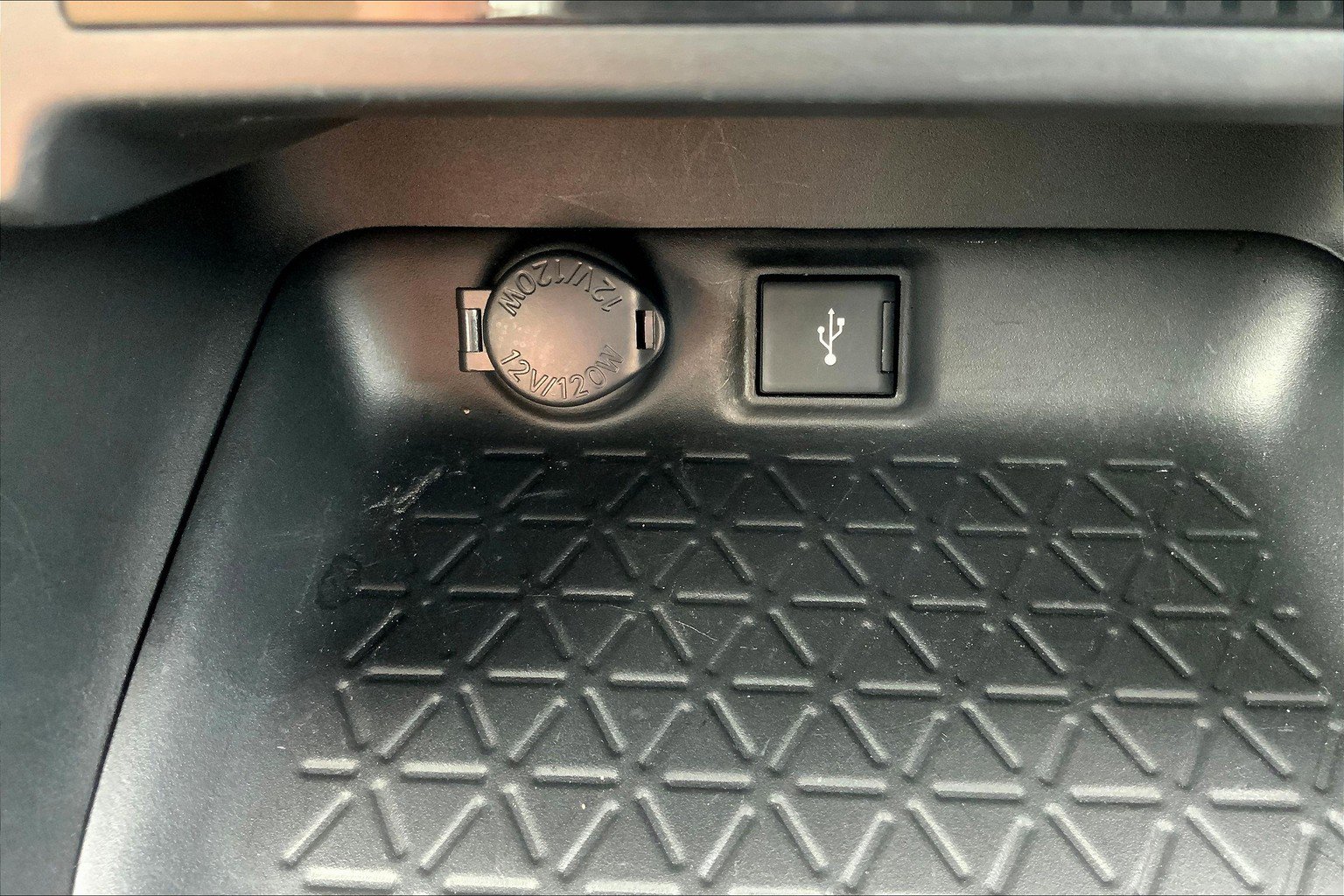 Used 2022 Toyota RAV4 LE AWD/4WD image 33