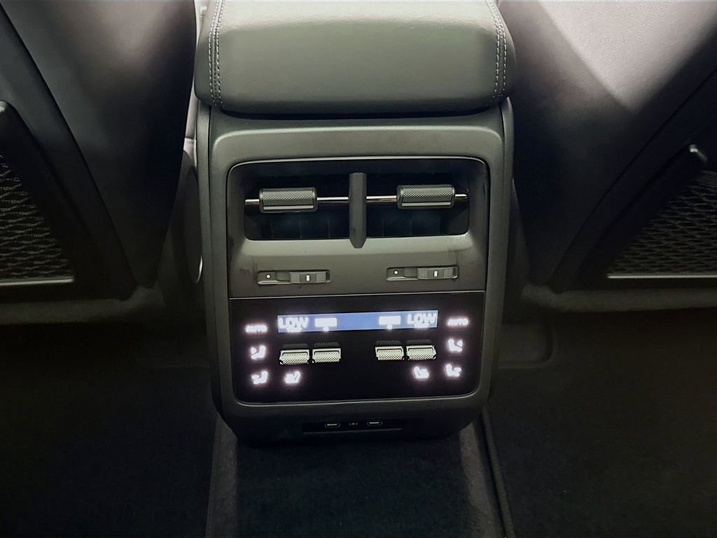 New 2026 Porsche Macan Electric image 28