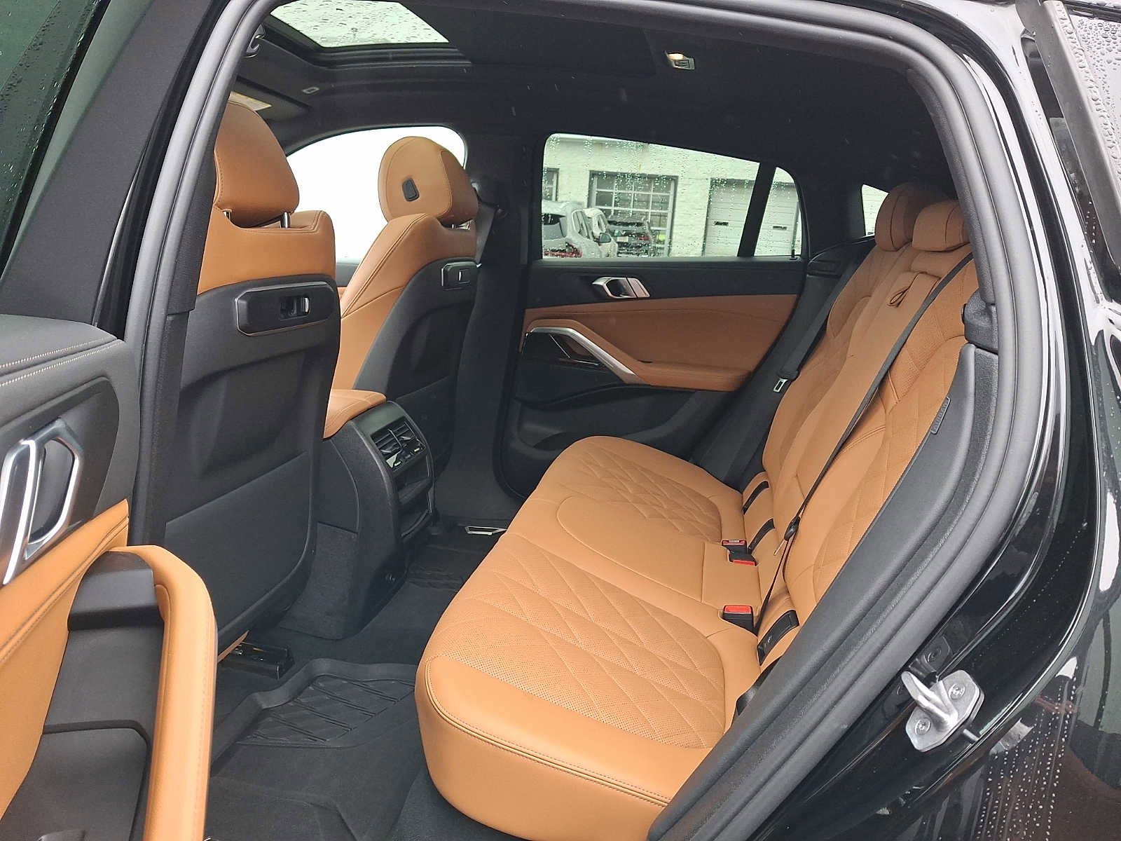 Used 2024 BMW X6 xDrive40i w/ Parking Assistance Package AWD/4WD image 10