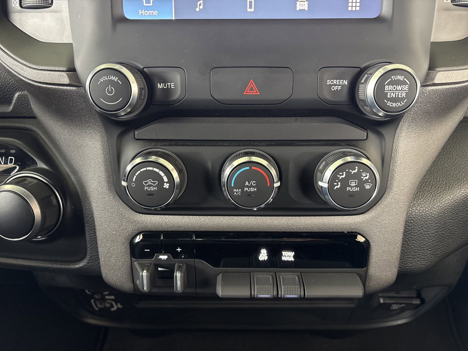 Used 2024 RAM 2500 Tradesman w/ Chrome Appearance Group AWD/4WD image 21