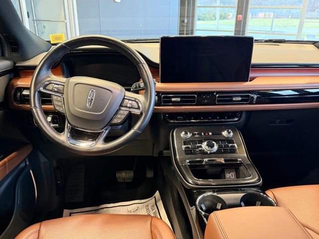 Used 2023 Lincoln Nautilus Reserve image 14