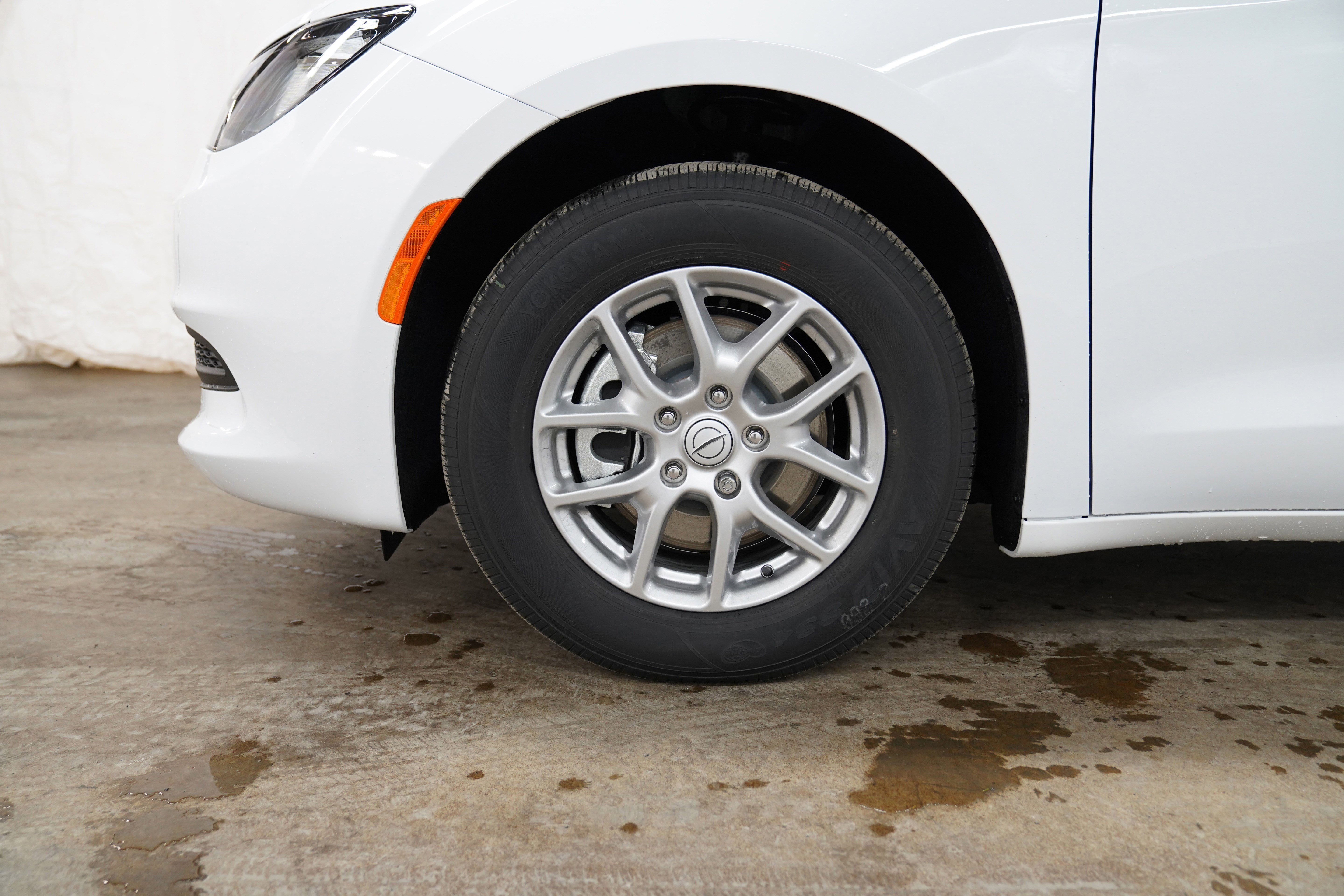 New 2026 Chrysler Voyager LX image 17