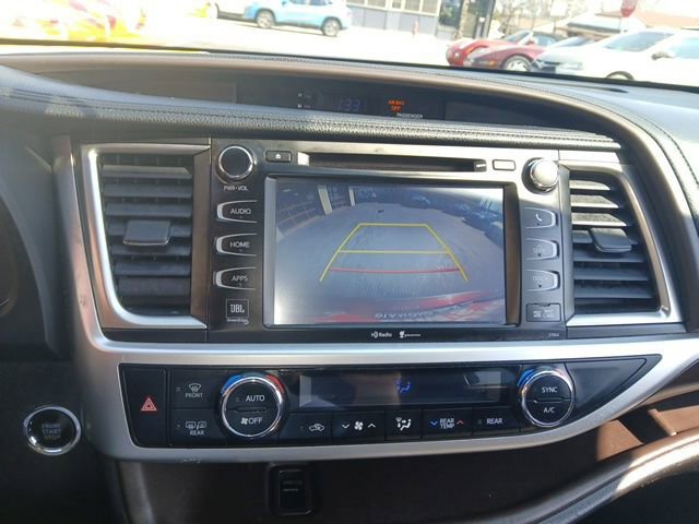 Used 2015 Toyota Highlander Limited image 46