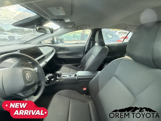 Used 2025 Toyota Prius LE FWD image 5