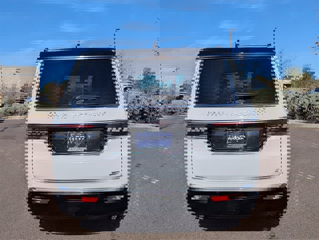 Used 2024 Jeep Grand Wagoneer L Series III image 6