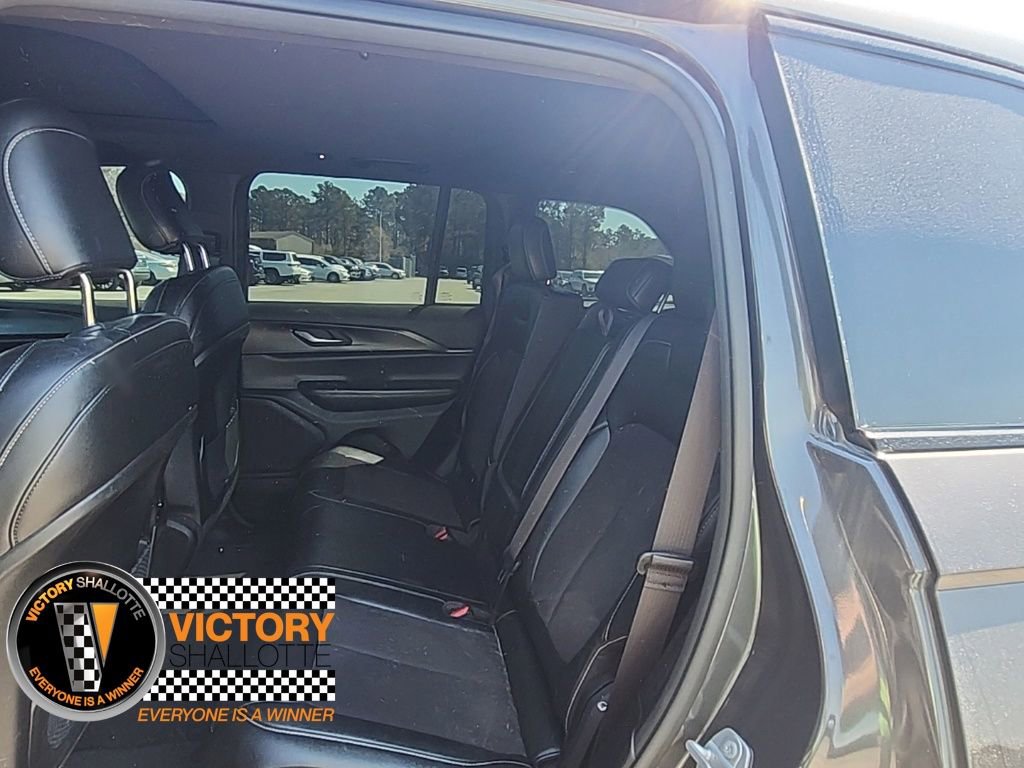 Used 2023 Jeep Grand Cherokee Altitude image 20