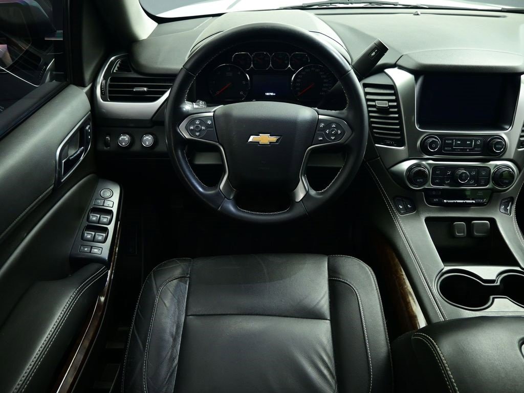 Used 2020 Chevrolet Suburban LT image 2