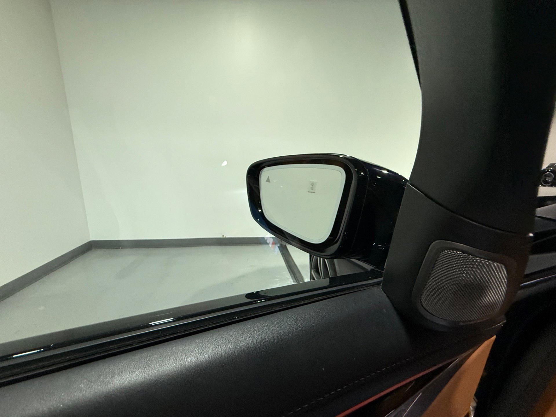 Used 2022 BMW 740i xDrive w/ M Sport Package image 23