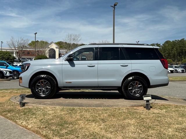 Used 2025 Ford Expedition Tremor image 4