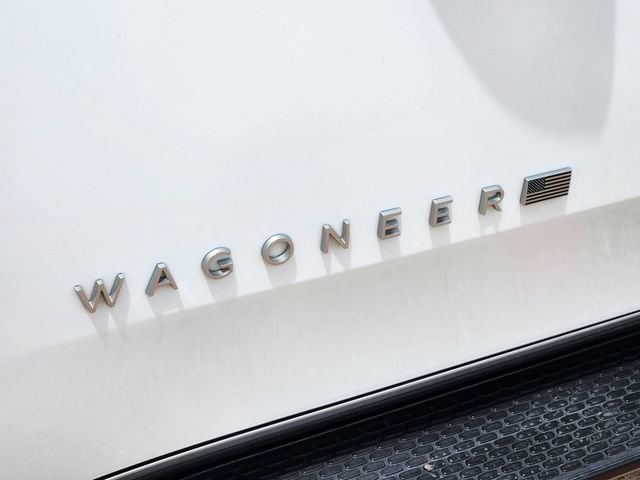 Used 2023 Jeep Wagoneer L Series II AWD/4WD image 12