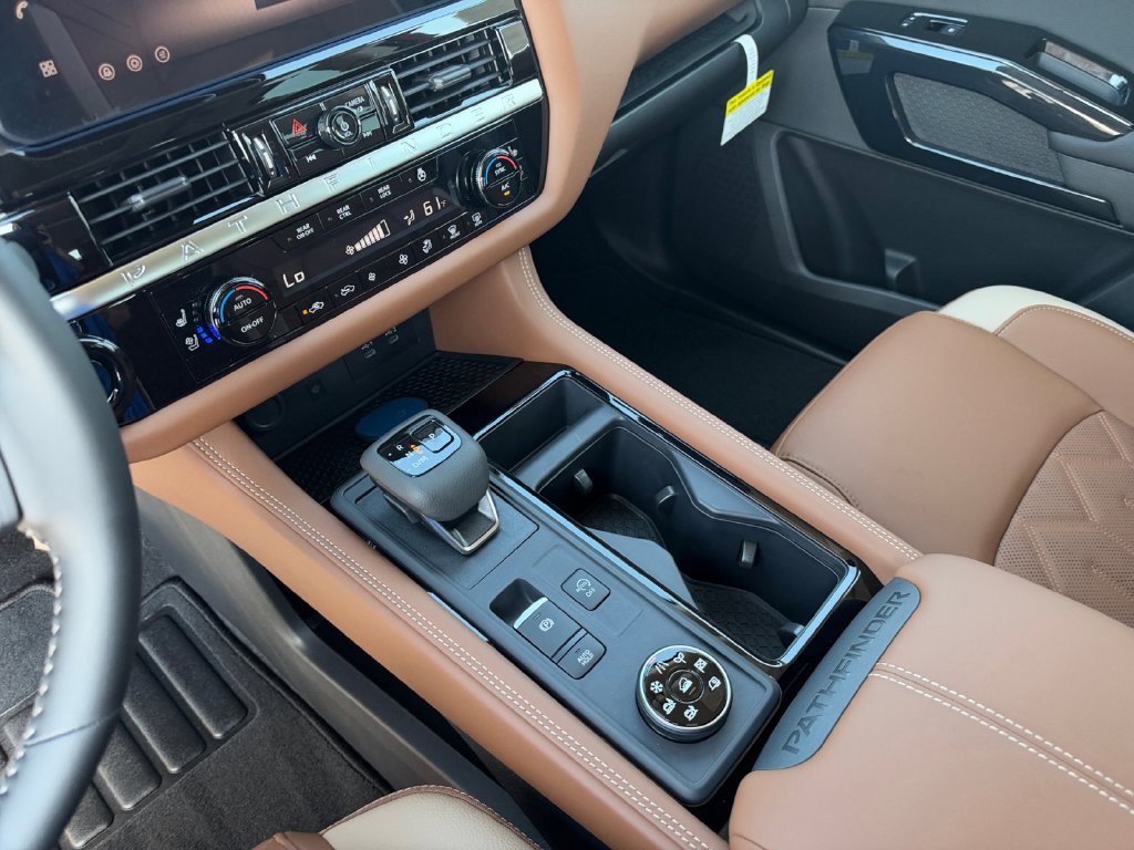 New 2026 Nissan Pathfinder Platinum AWD/4WD image 15