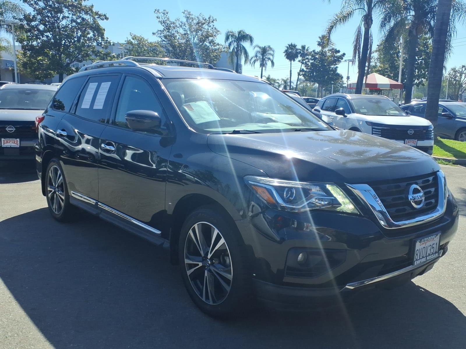 Certified 2020 Nissan Pathfinder Platinum FWD image 3