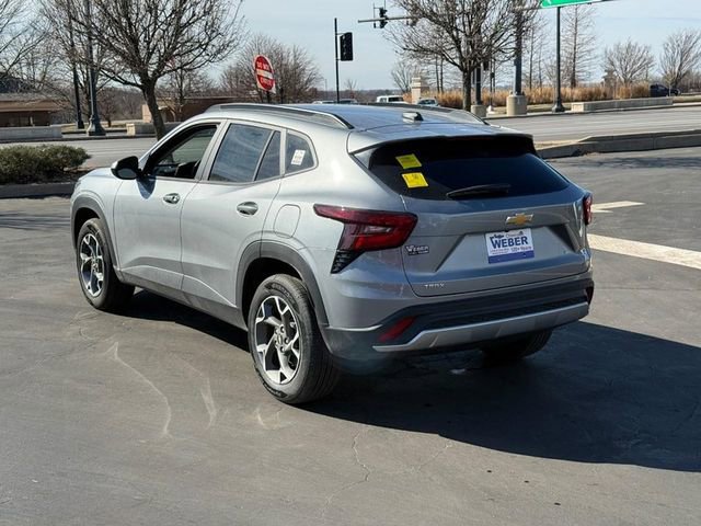 Used 2025 Chevrolet Trax LT w/ Driver Confidence Package video 3