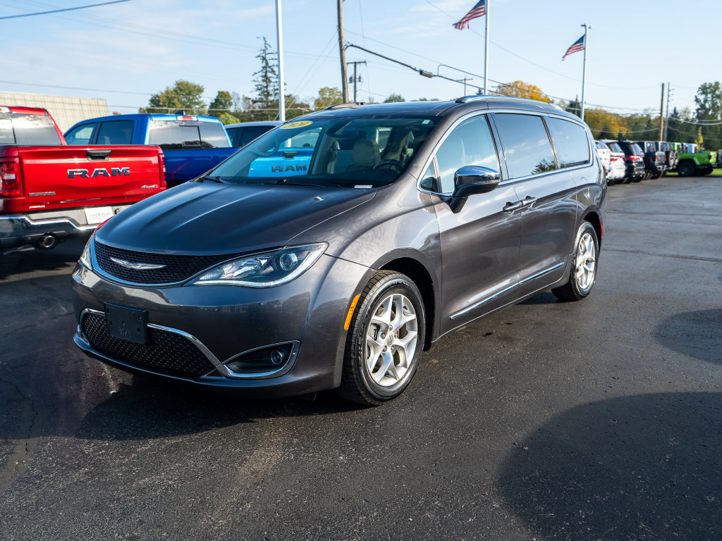 Used 2020 Chrysler Pacifica Limited FWD image 2