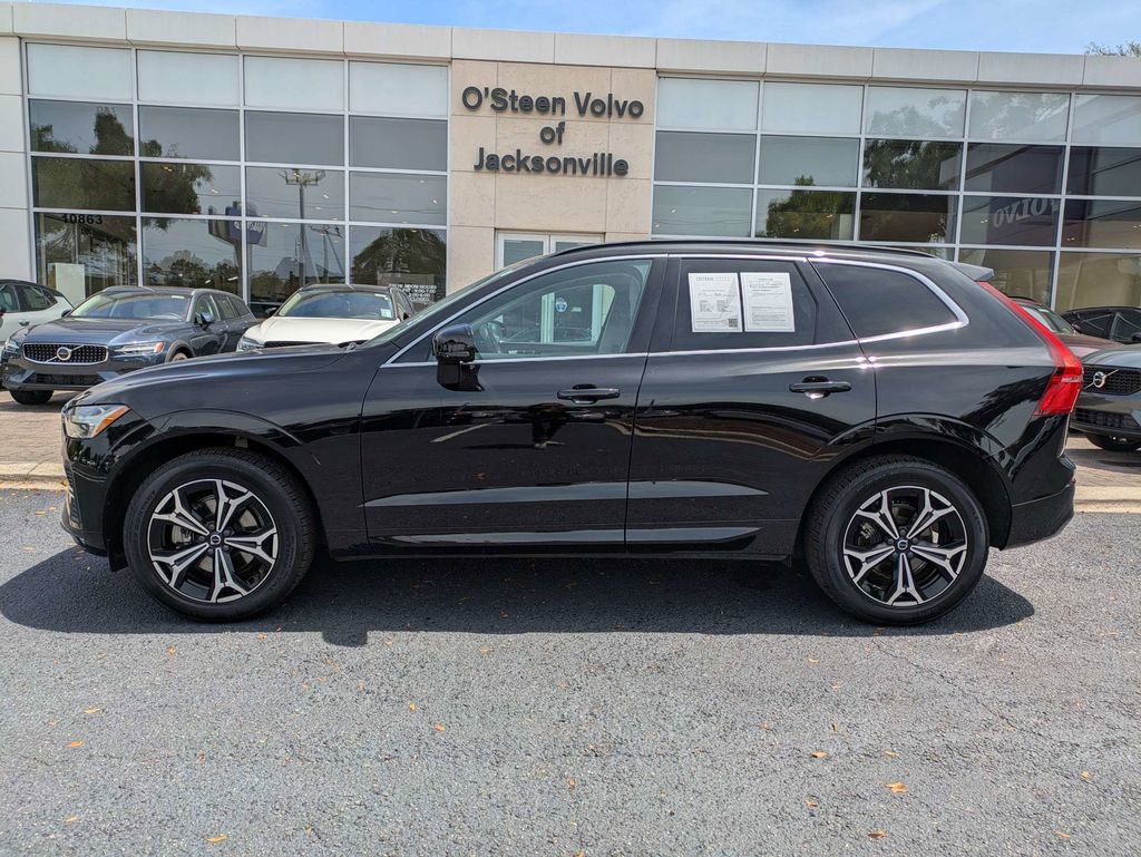 Certified 2022 Volvo XC60 B5 Momentum FWD image 3