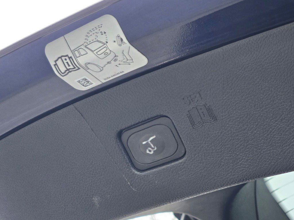 Used 2016 Ford Edge SEL w/ Equipment Group 201A AWD/4WD image 13