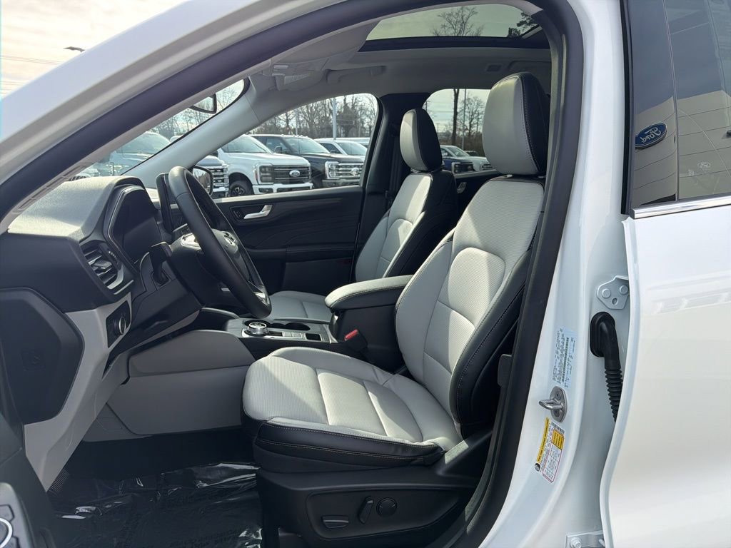 New 2026 Ford Escape Platinum w/ Equipment Group 601A image 9
