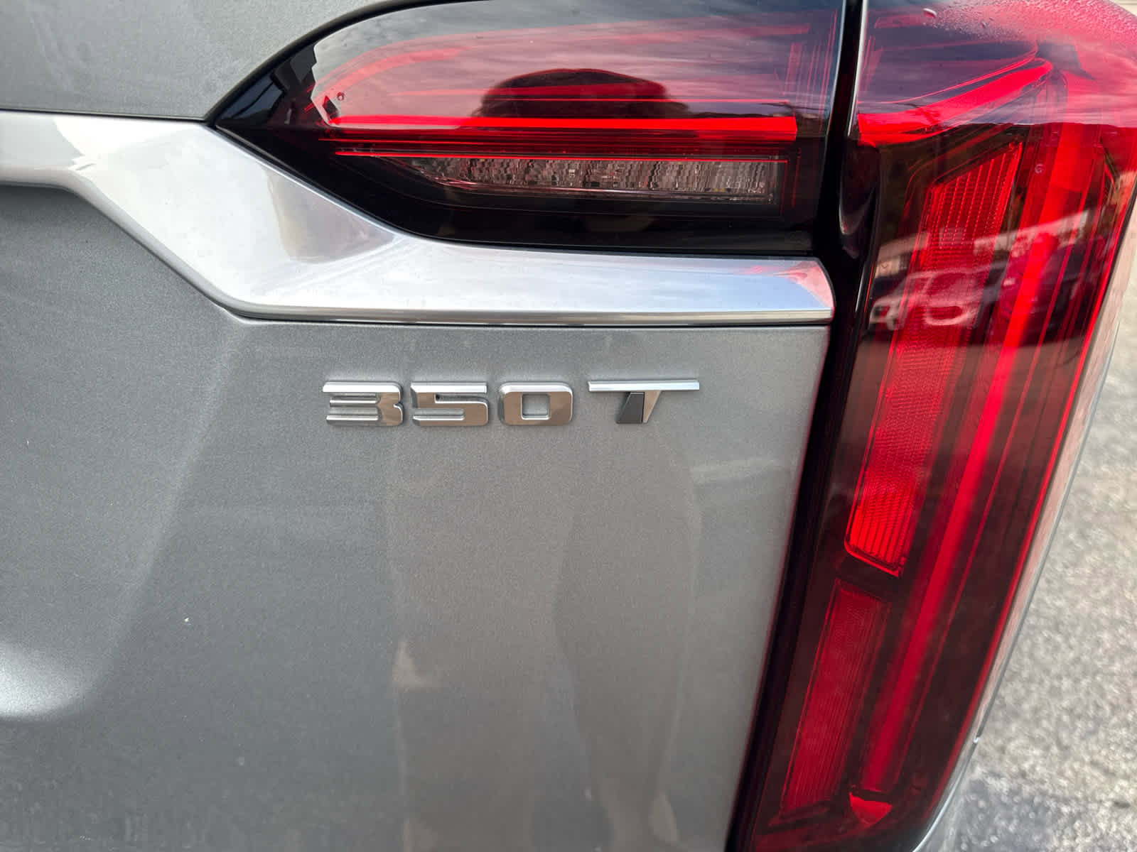 Used 2024 Cadillac XT6 Luxury w/ LPO, Floor Liner Package image 8