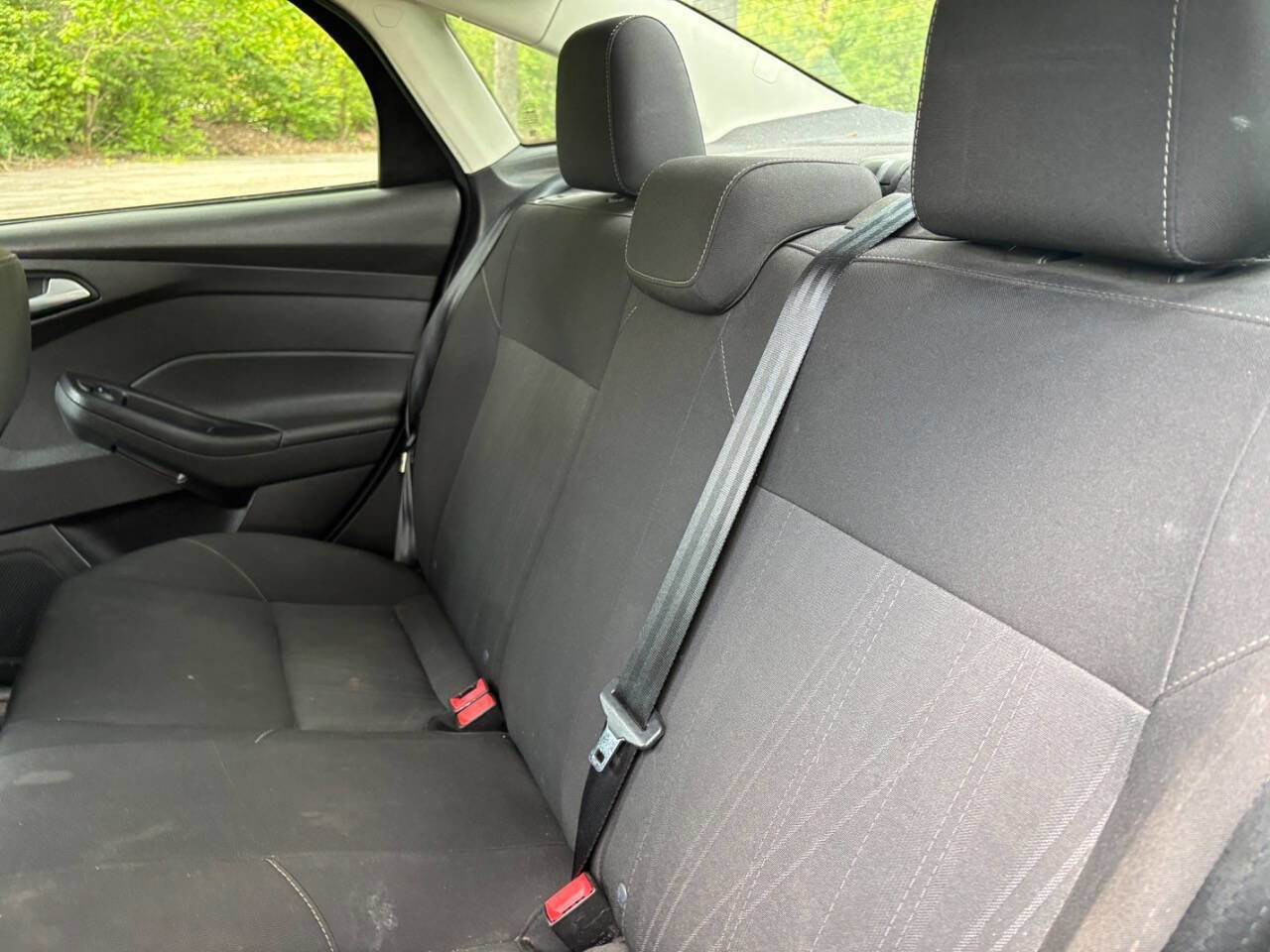 Used 2017 Ford Focus SE FWD image 17
