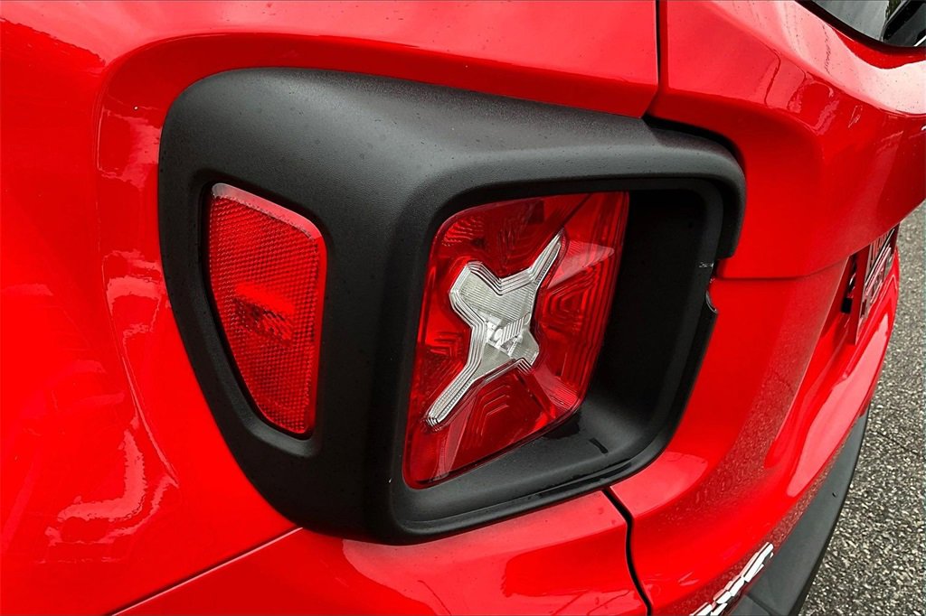 Used 2022 Jeep Renegade Latitude image 29