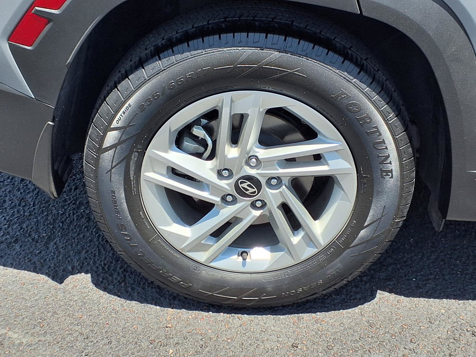 Certified 2025 Hyundai Tucson SE FWD image 9