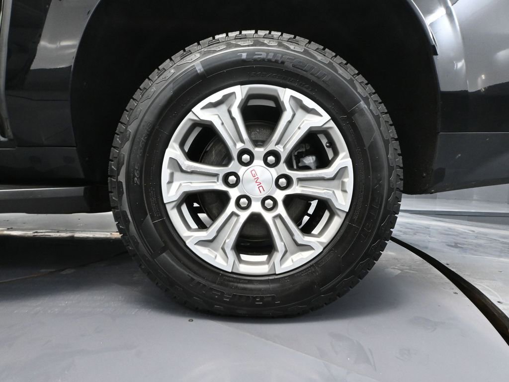 Used 2024 GMC Yukon XL SLE image 13