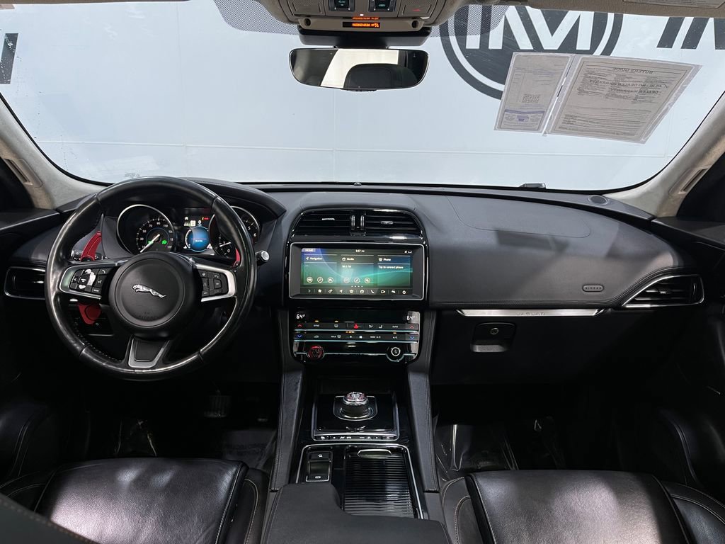 Used 2020 Jaguar F-PACE Prestige image 20
