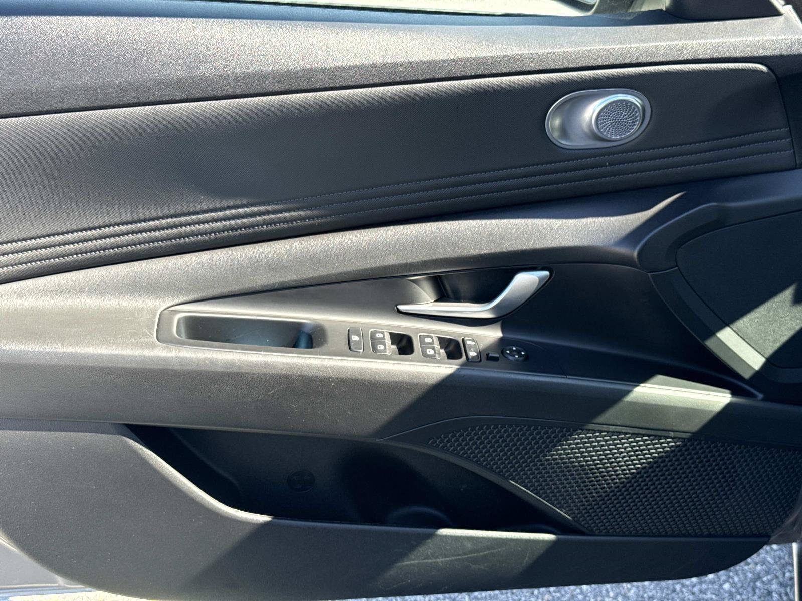 Used 2023 Hyundai Elantra SEL w/ Convenience Package FWD image 18