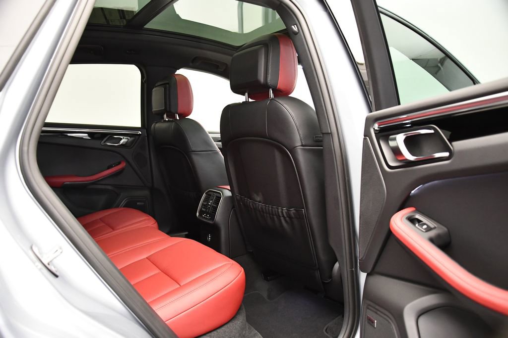 Used 2025 Porsche Macan Turbo image 55
