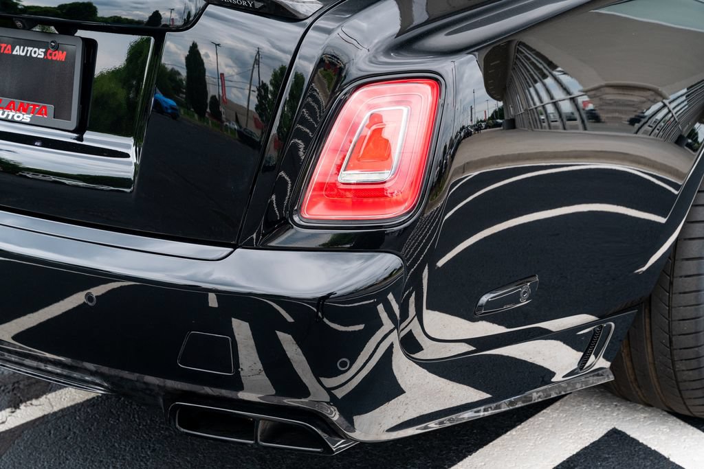 Used 2023 Rolls-Royce Phantom Sedan w/ The Phantom Package RWD image 16