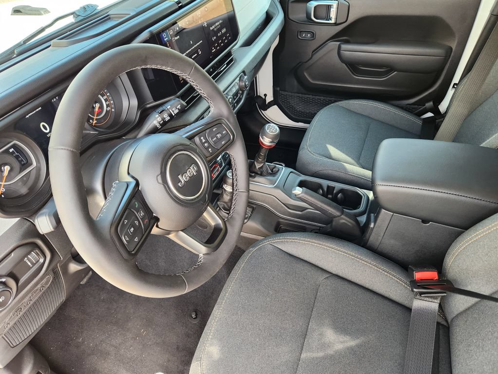Used 2025 Jeep Wrangler Unlimited Sport AWD/4WD image 7