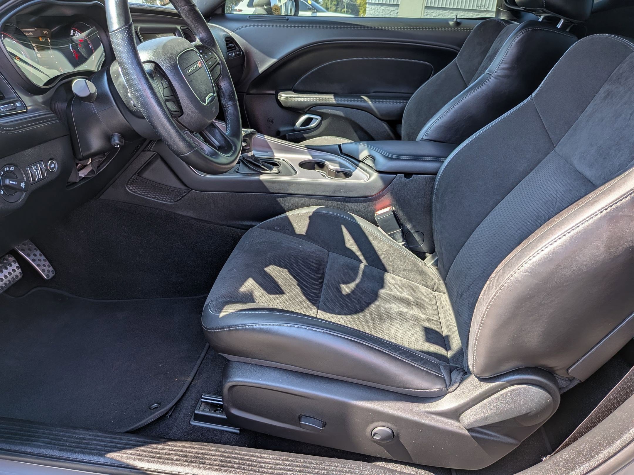 Used 2023 Dodge Challenger R/T w/ Plus Package image 14