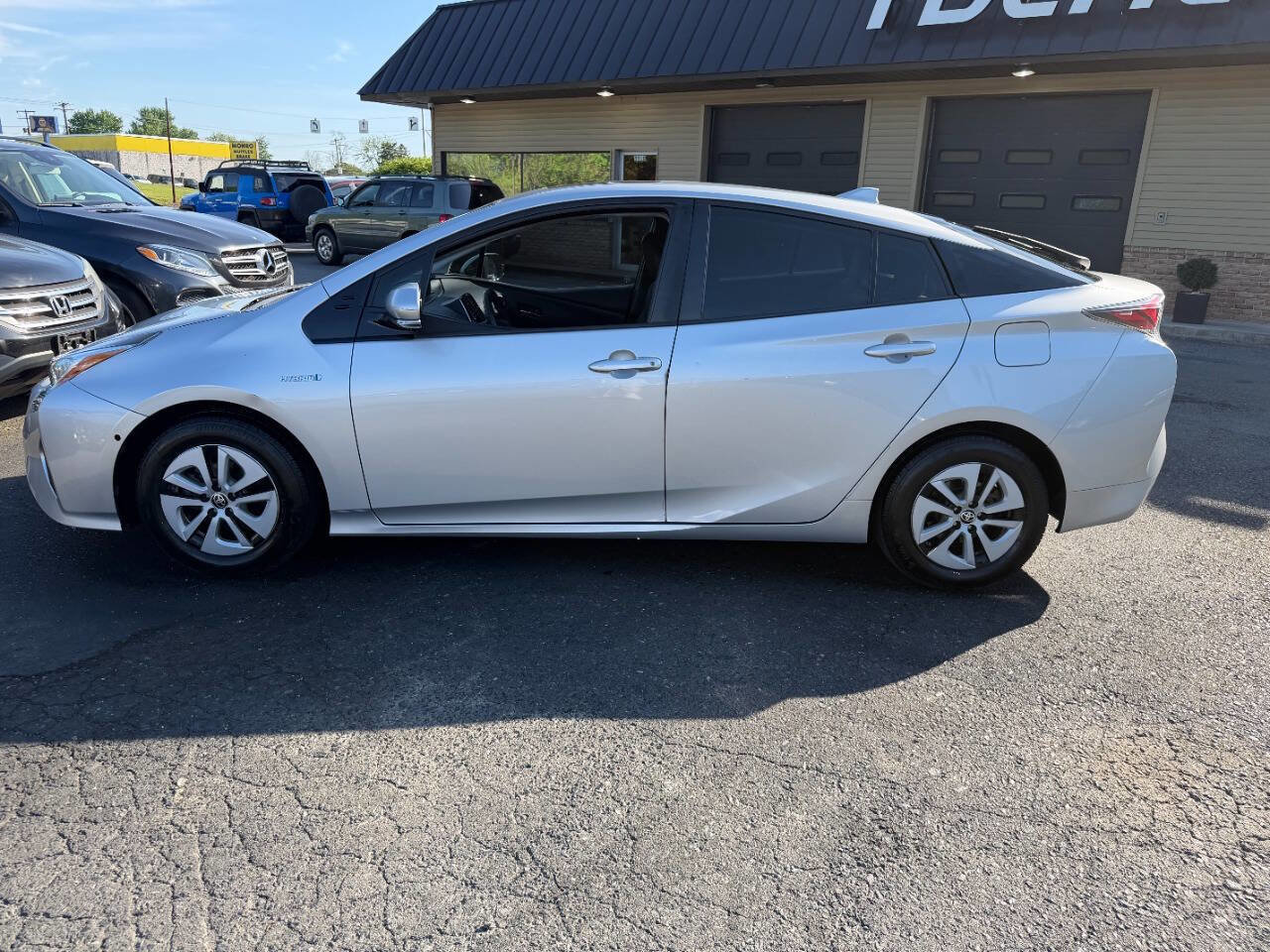 Used 2016 Toyota Prius Four w/ Advanced Technology Package FWD image 13