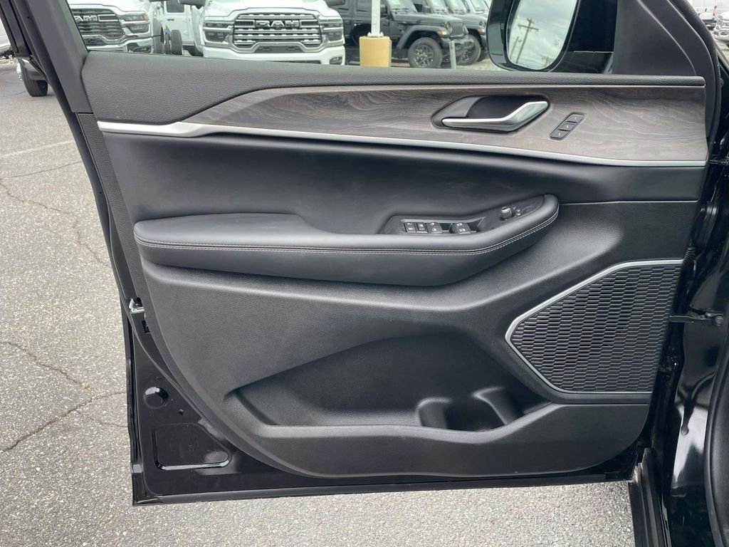 New 2026 Jeep Grand Cherokee Limited image 23