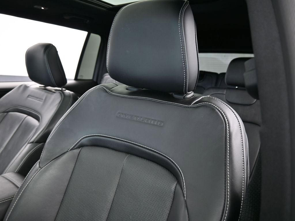 Used 2024 Jeep Grand Cherokee L Overland image 17