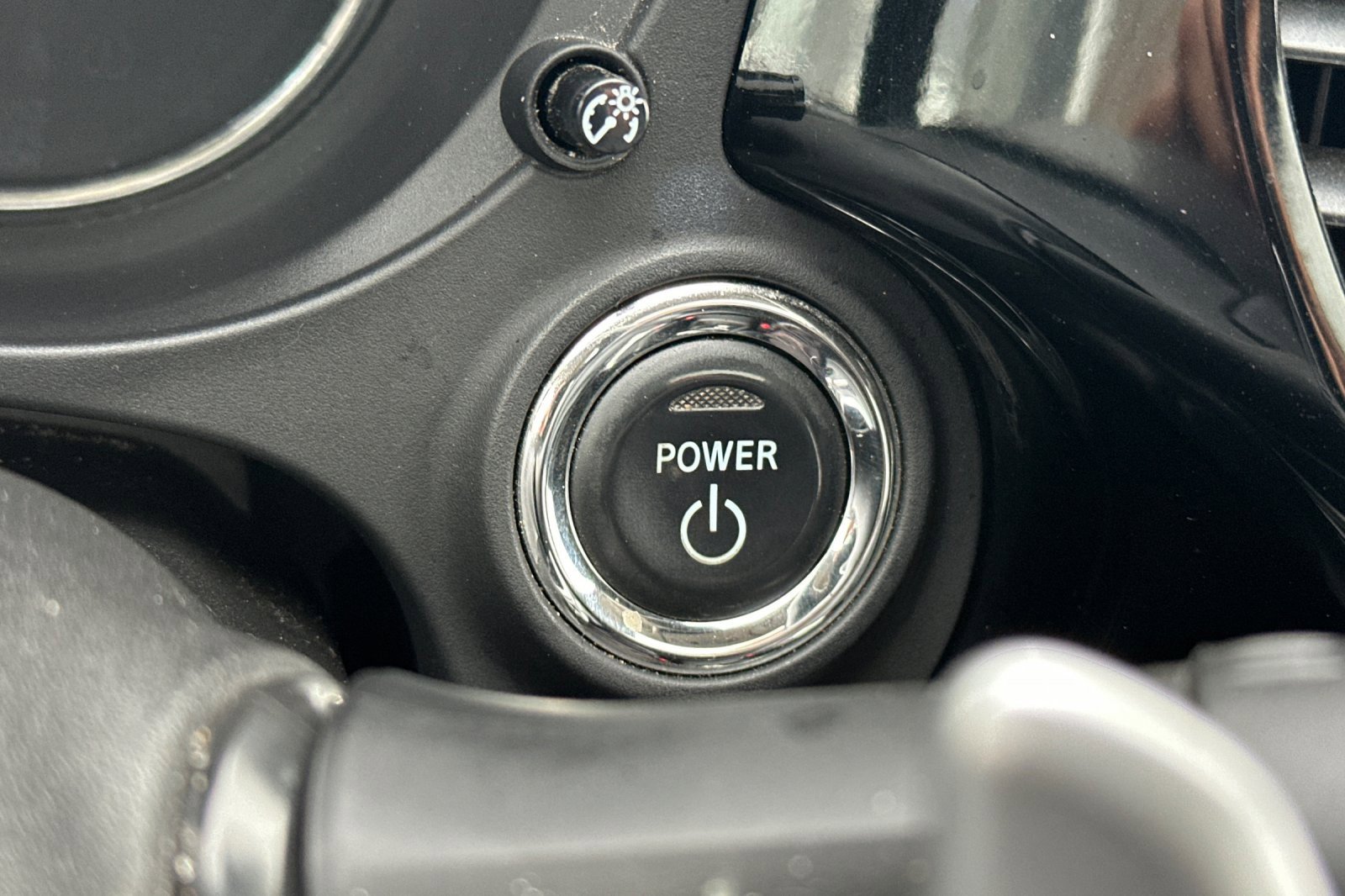 Used 2018 Mitsubishi Outlander GT image 24